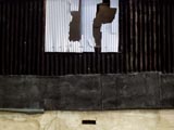 Building (i)